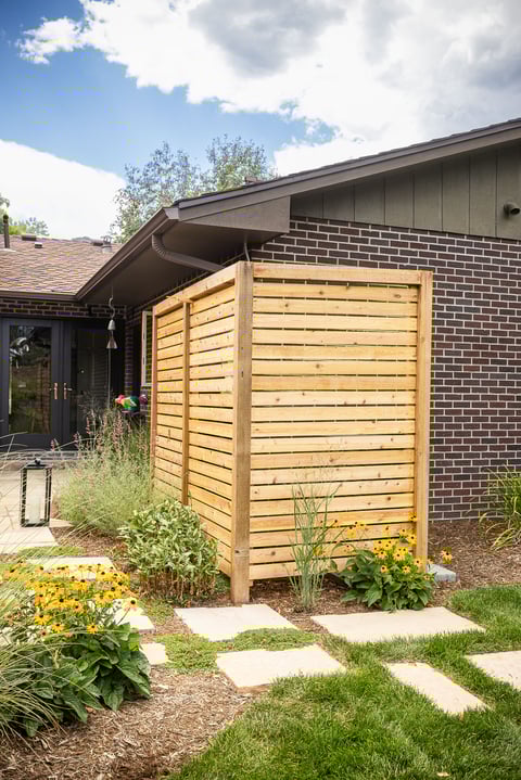 Residential landscape design patio pergola wood privacy wall 1