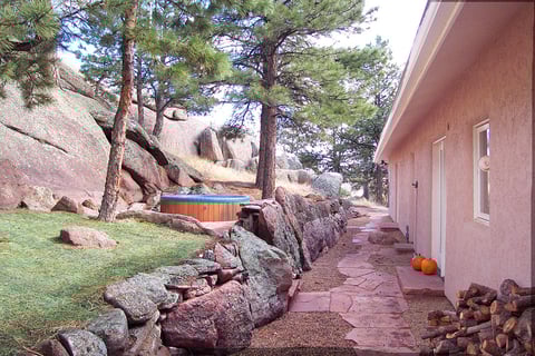 Hidden-Hot-Tub-1